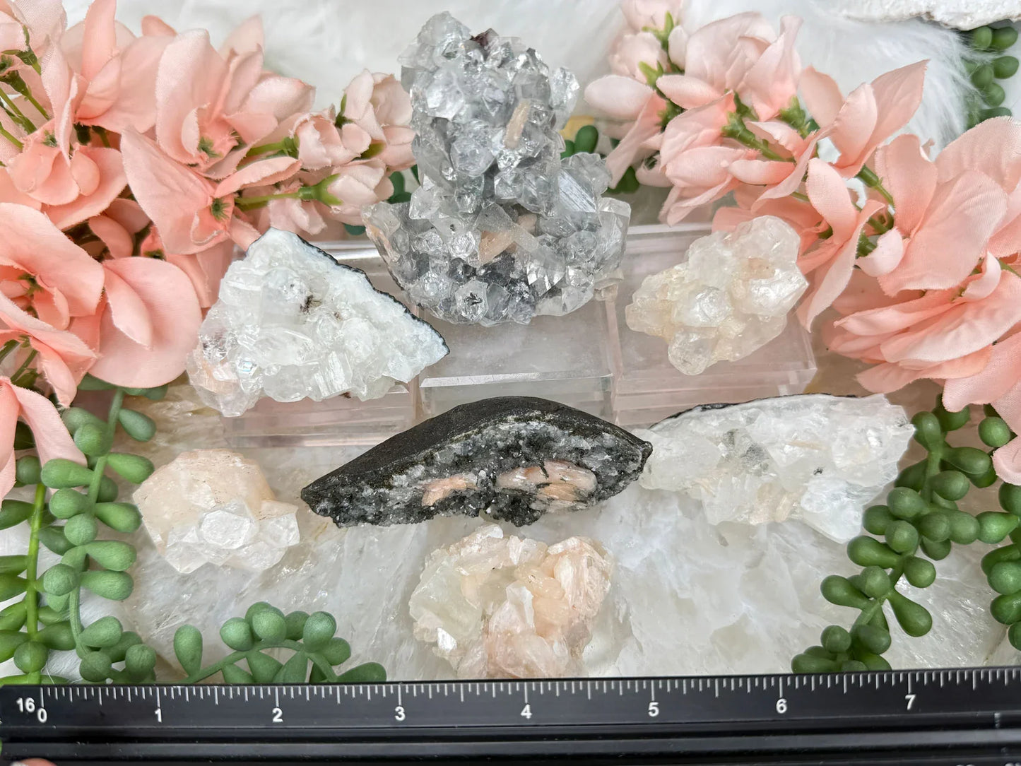 Apophyllite Heulandite Clusters