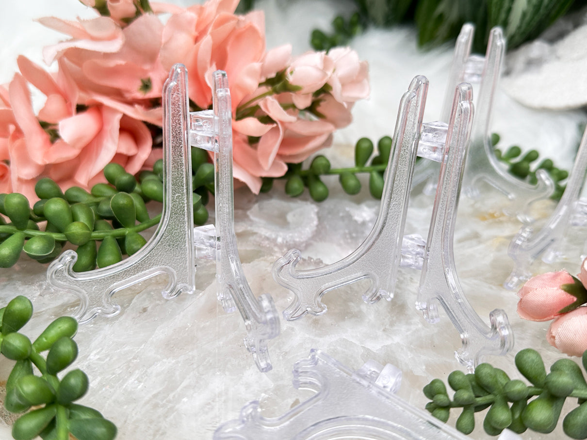 small-folding-clear-plastic-crystal-easel-stand