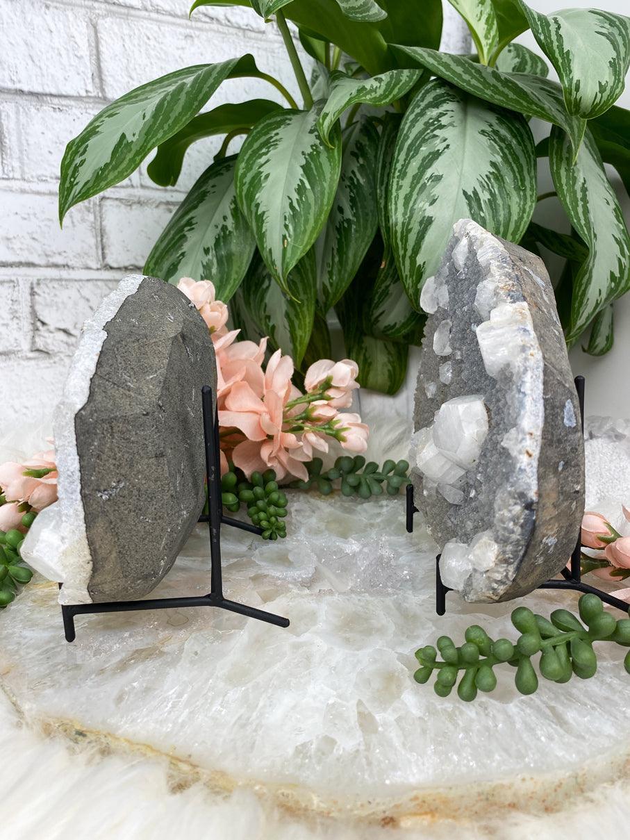 Gray-Chalcedony-Apophyllite