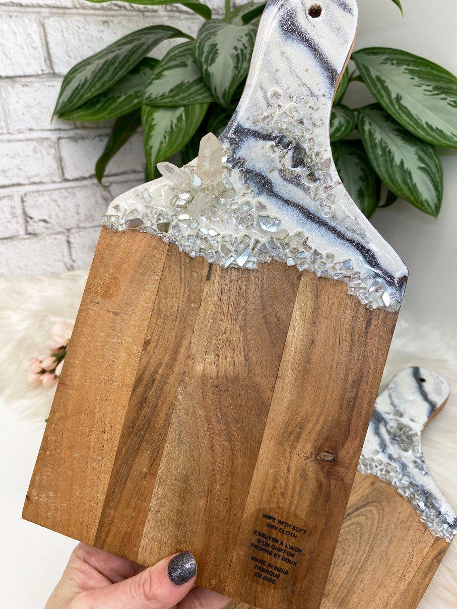 crystal-geode-charcuterie-board