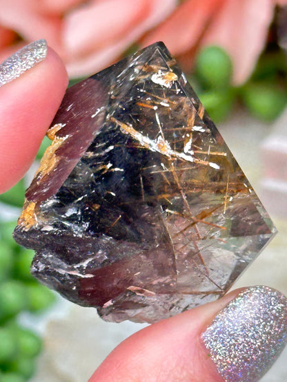 Black Brookite in Quartz