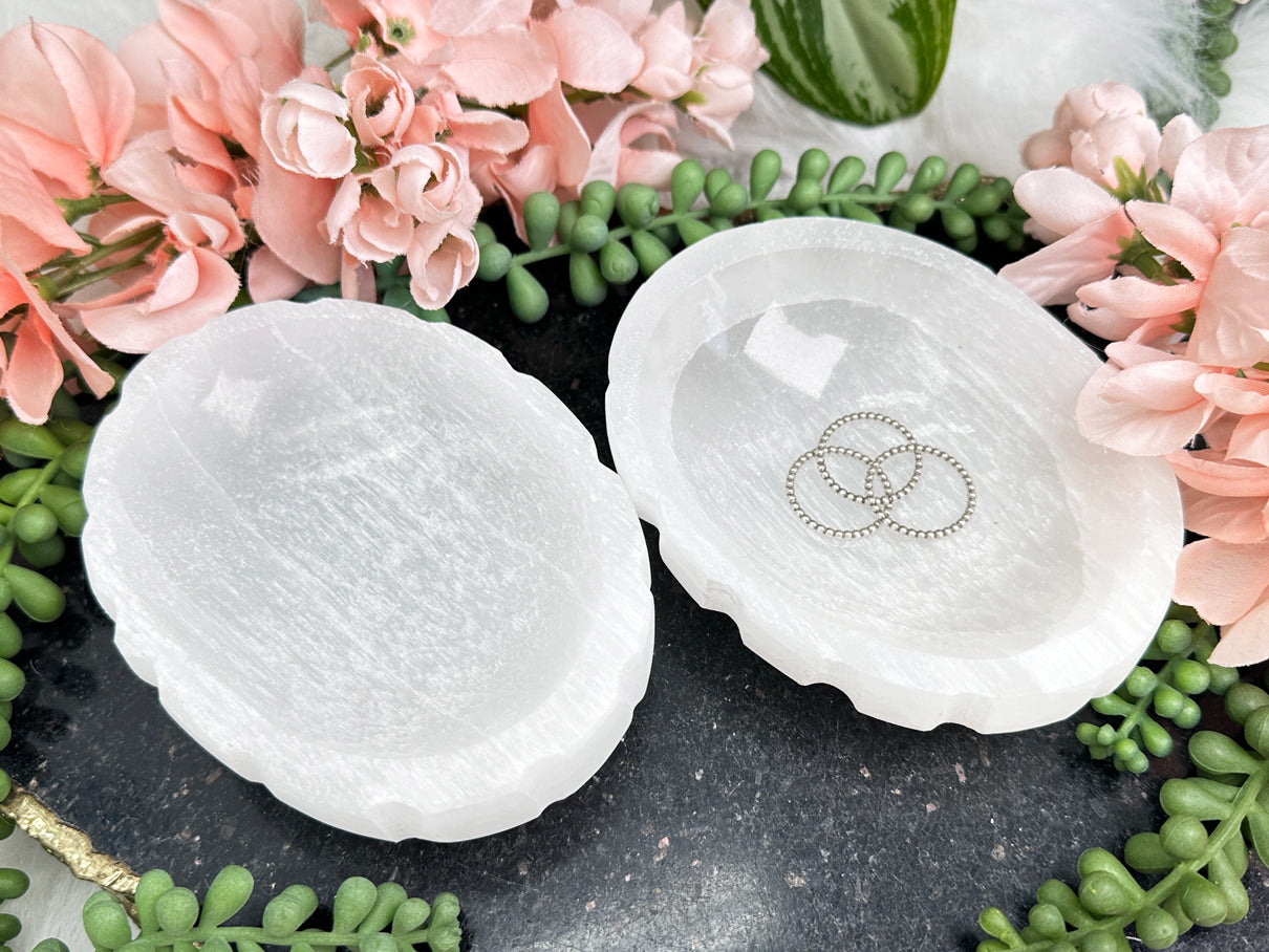 Scallop Selenite Bowl