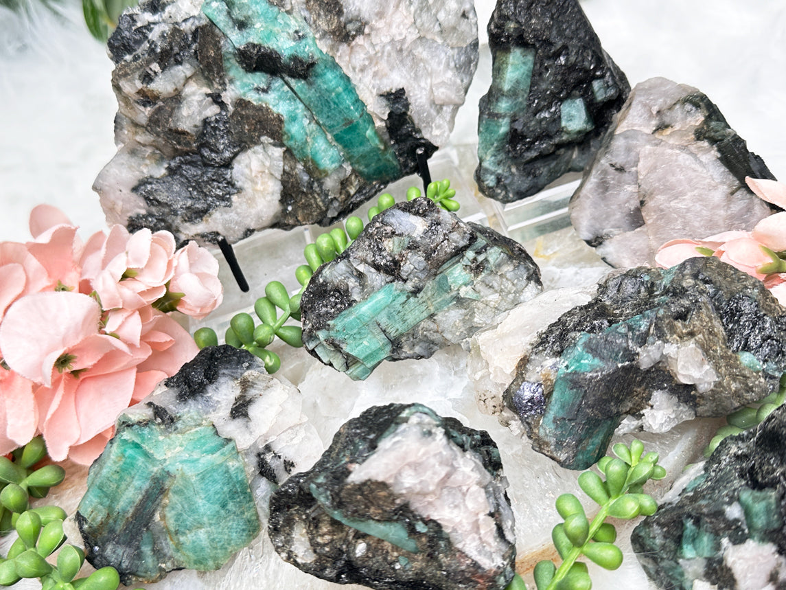 raw-emerald-stones