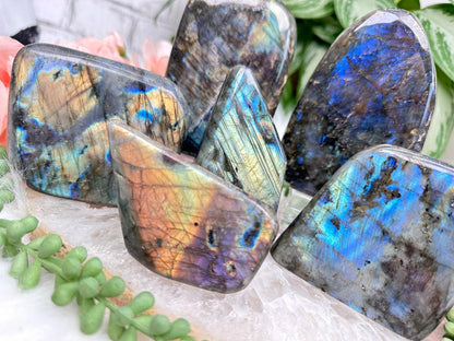 rainbow-colored-labradorite-stones