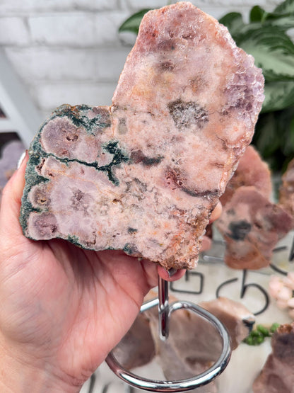 pink-amethyst-crystals-on-stands