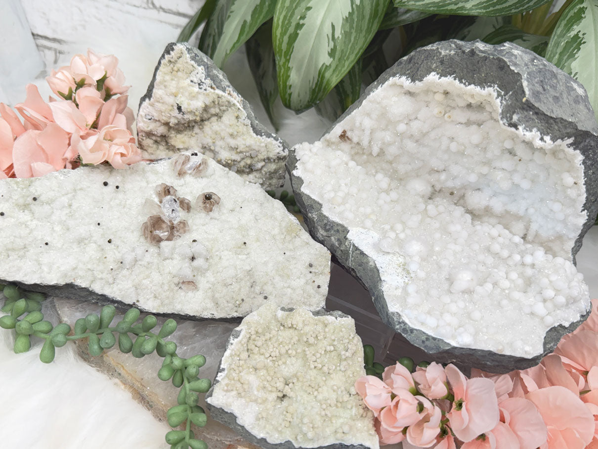 large-okenite-gyrolite-chalcedony-crystals