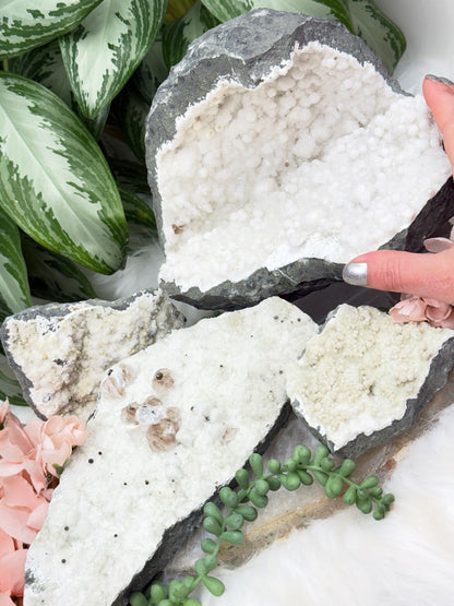 Okenite, Gyrolite & Chalcedony