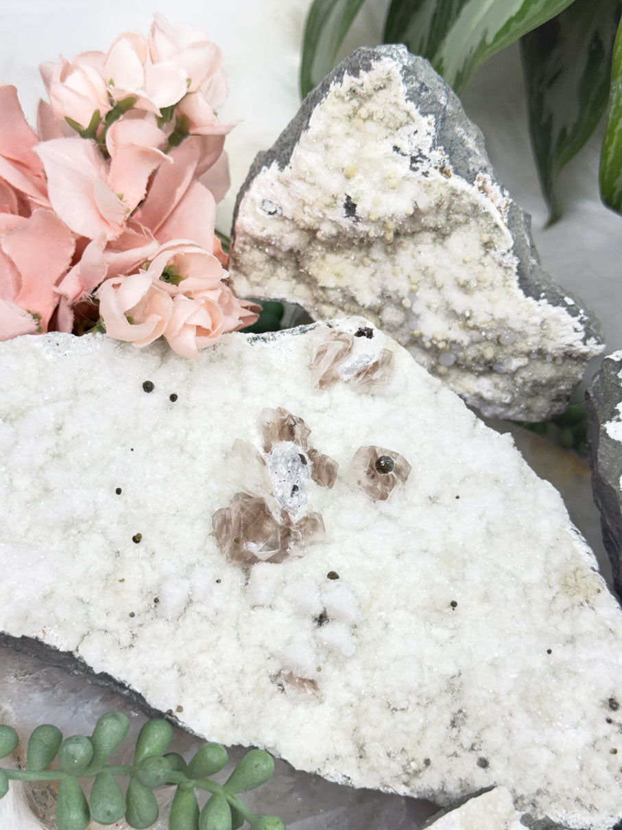 Okenite, Gyrolite & Chalcedony