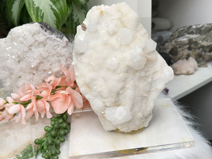Apophyllite Displays