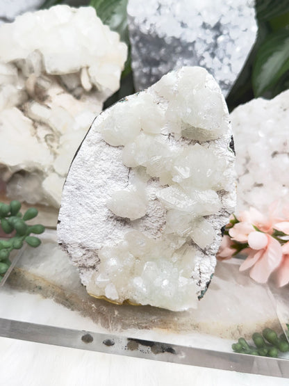 Apophyllite Displays