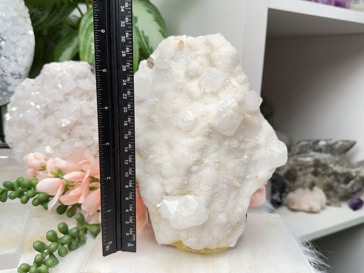 Apophyllite Displays