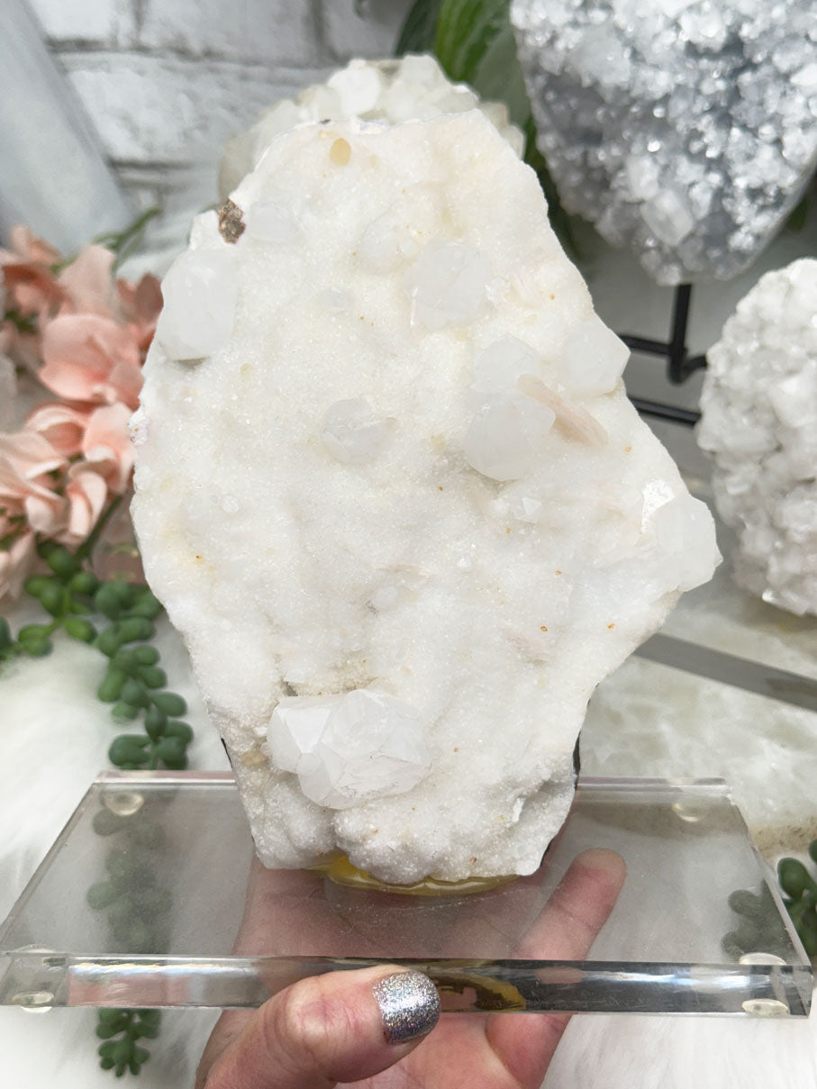 Apophyllite Displays