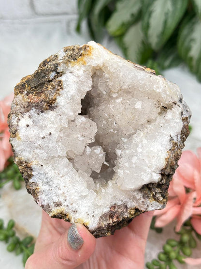 large morocco quartz crystal