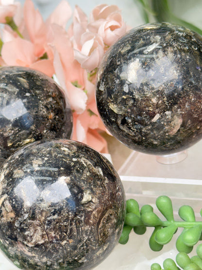Black Mica Resin Spheres
