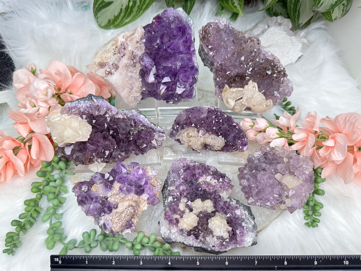 uv-calcite-on-light-purple-amethyst