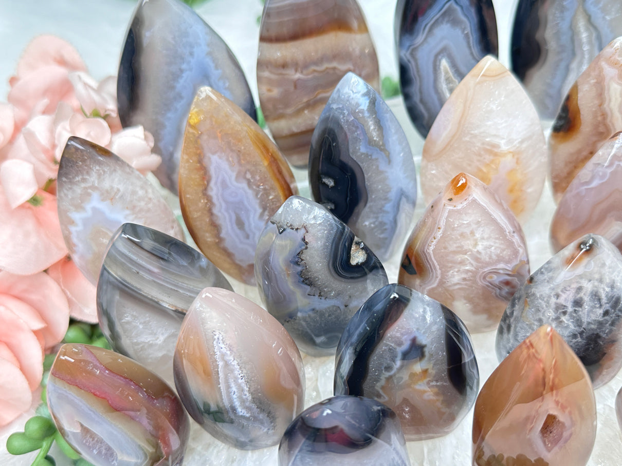 small-brazilian-agate-flame-crystal-carvings