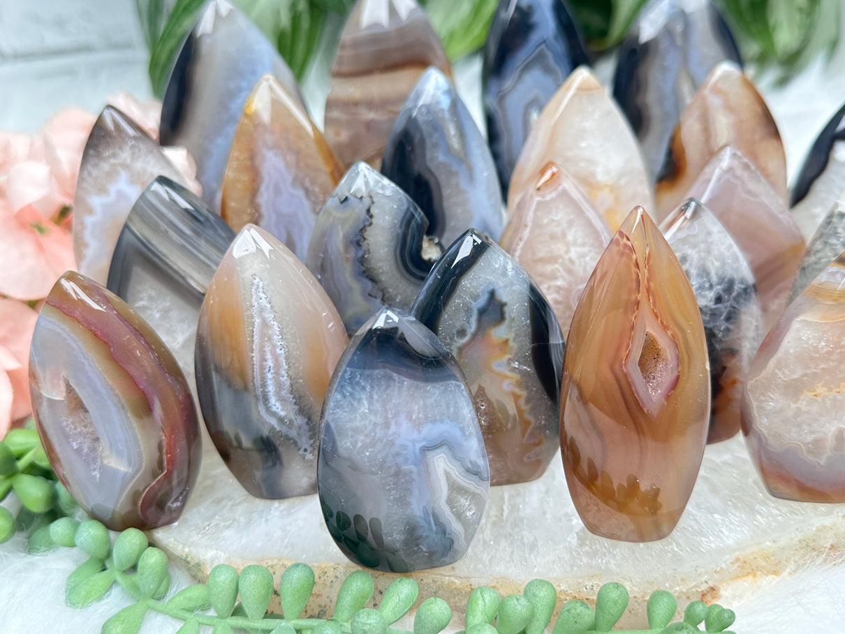 small-brazilian-agate-flame-crystal-carvings