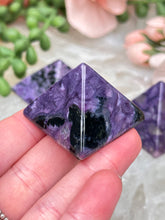 Load image into Gallery: Contempo Crystals - black-purple-charoite-pyramid - Image 8