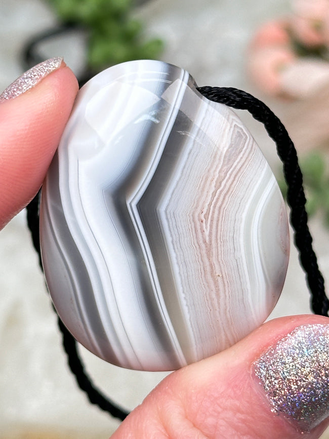 gray-white-banded-agate-pendant