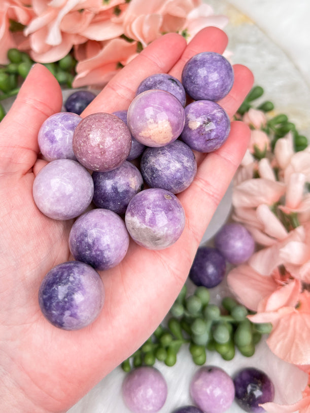light-purple-lepidolite-spheres