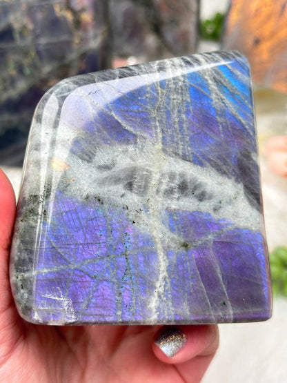 pastel-purple-blue-labradorite