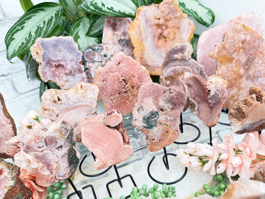 pink-amethyst-crystals-on-stands