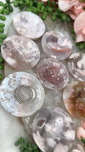 Load image into Gallery: Contempo Crystals - small-flower-agate-ring-dishes - Image 2