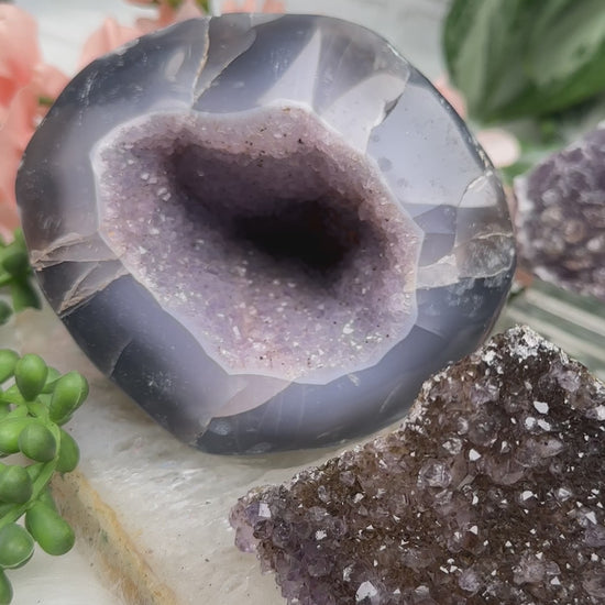 amethyst-geodes-and-pieces