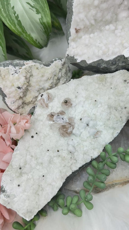 large-okenite-gyrolite-chalcedony-crystals