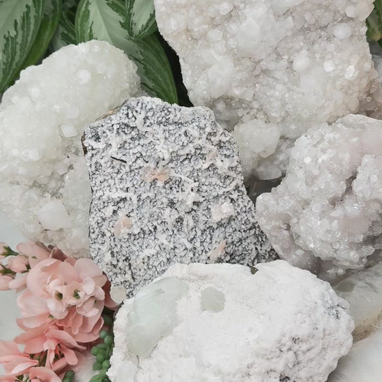 large-apophyllite-and-zeolite-crystals