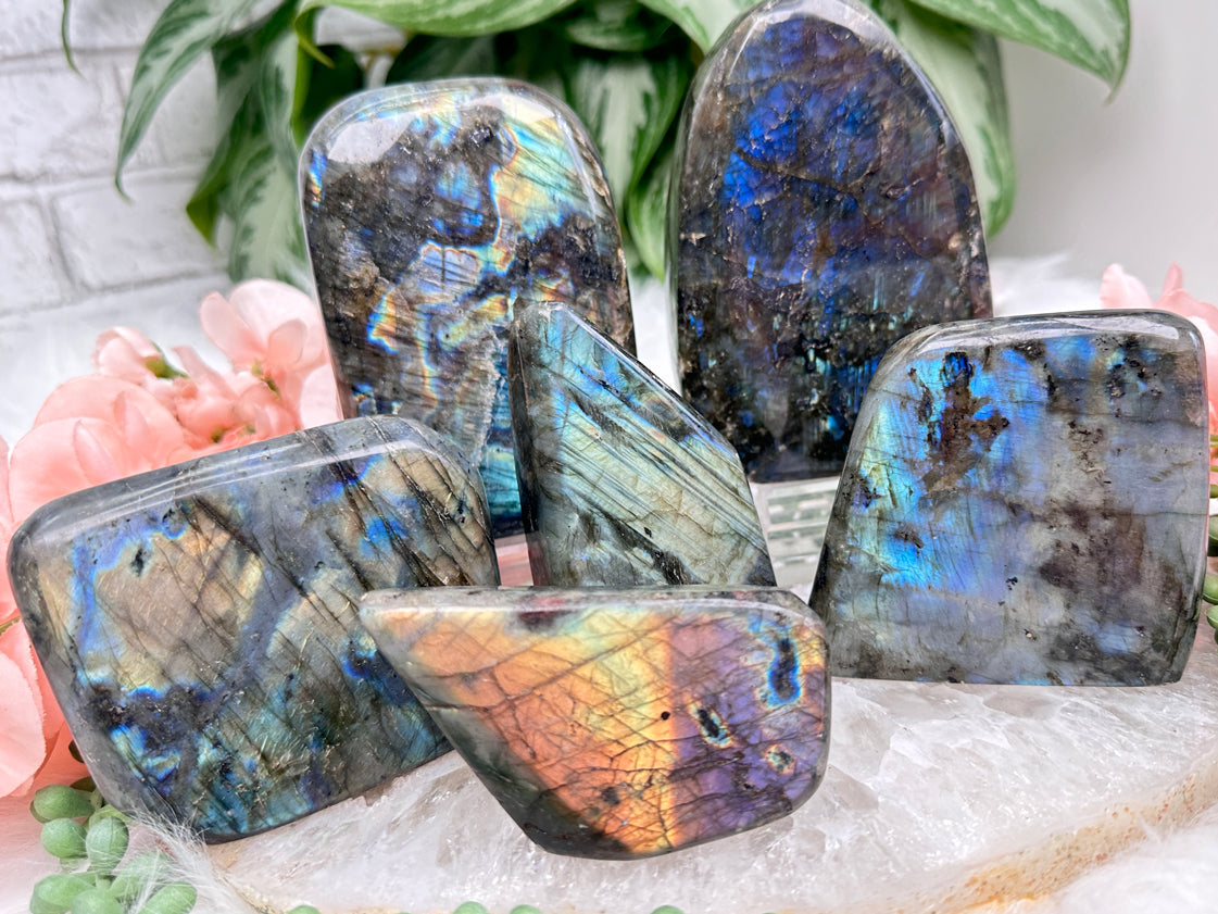 rainbow-colored-labradorite-stones