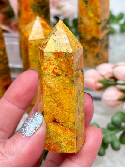 small-orpiment-point
