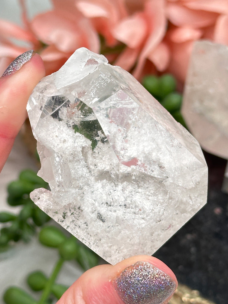 small-white-garden-quartz