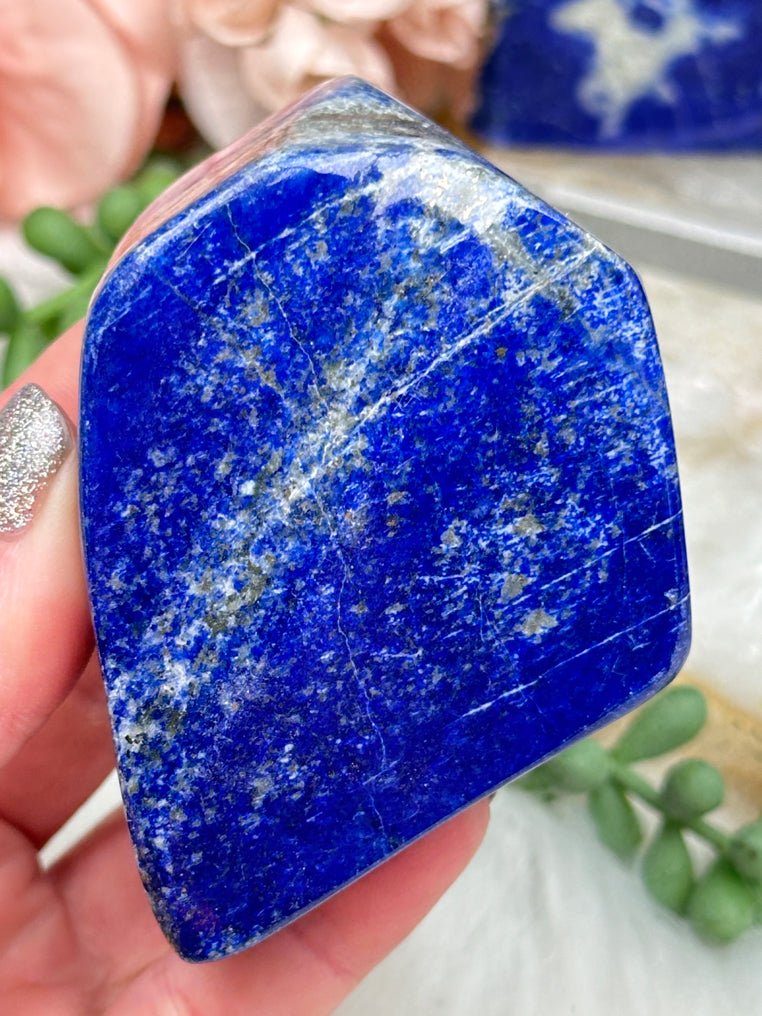 vibrant-blue-lapis-stone-semi-polish