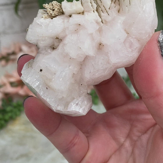Double-Terminated-UV-Mangano-Calcite-Crystal-Clusters-Video