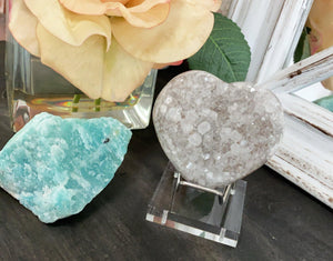 Contempo Crystals - Acrylic Metal Crystal Heart Display Stand - Image 3