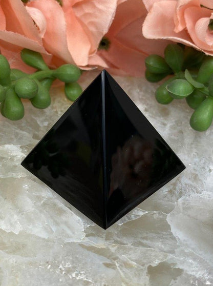 Black-Obsidian-Triangle-Crystal-Carving