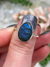 Load image into Gallery: Contempo Crystals - Blue-Flash-Labradorite-Ring - Image 11