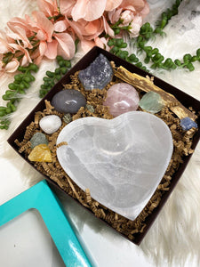 Contempo Crystals - Gift-Set-White-Selenite-Heart-Crystal-Bowl-Rose-Quartz-Pillow-Amethyst-Magnet-Calcite - Image 4