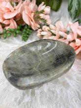 Load image into Gallery: Contempo Crystals - Gray-Labradorite-Ring-Dish - Image 6