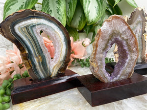 Contempo Crystals - Green-Agate-Geode-Slices - Image 1