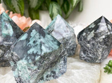 Load image into Gallery: Contempo Crystals - Green-Emerald-Points - Image 1