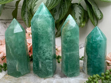 Load image into Gallery: Contempo Crystals - Green-Fluorite-Point-Crystals-that-glow-under-UV-Light - Image 4