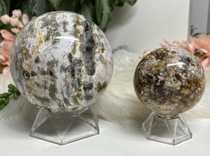 Contempo Crystals - Clear plastic geometric crystal sphere stands - Image 4