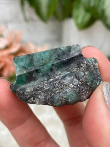 Contempo Crystals - Small Green Emerald Matrix - Image 15