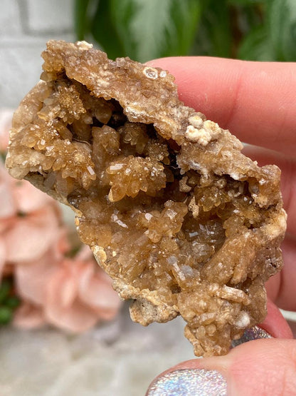 chalcedony-on-morocco-quartz