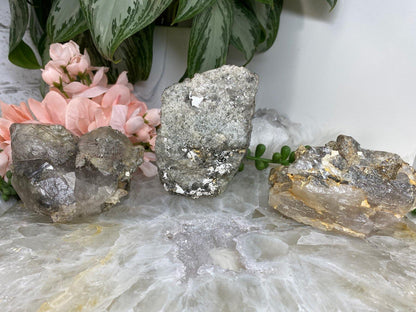 Lodolite quartz clusters close up