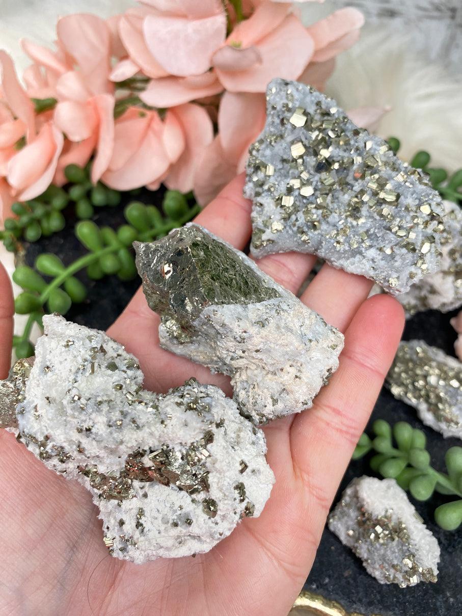 small-quartz-pyrite-clusters