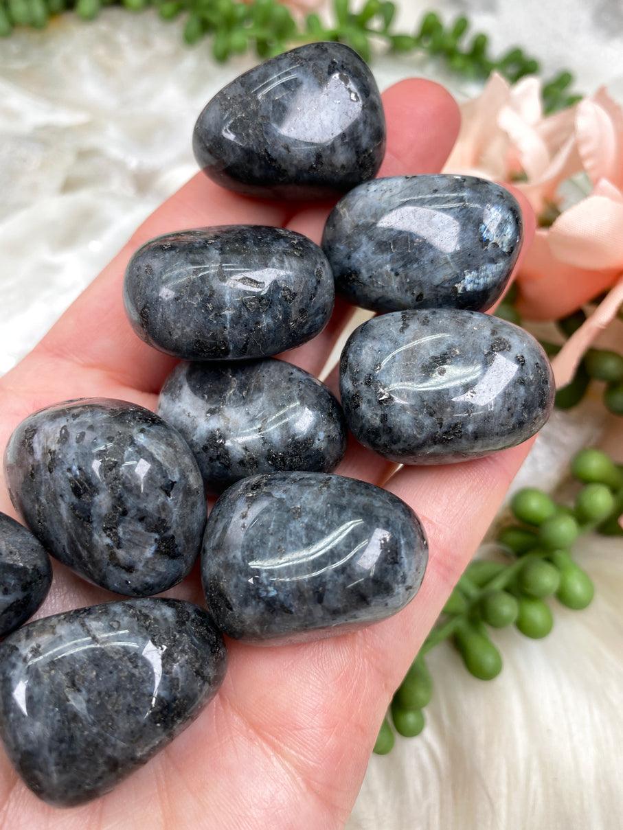 Black Crystal Identification Grey Crystals And Stones Black