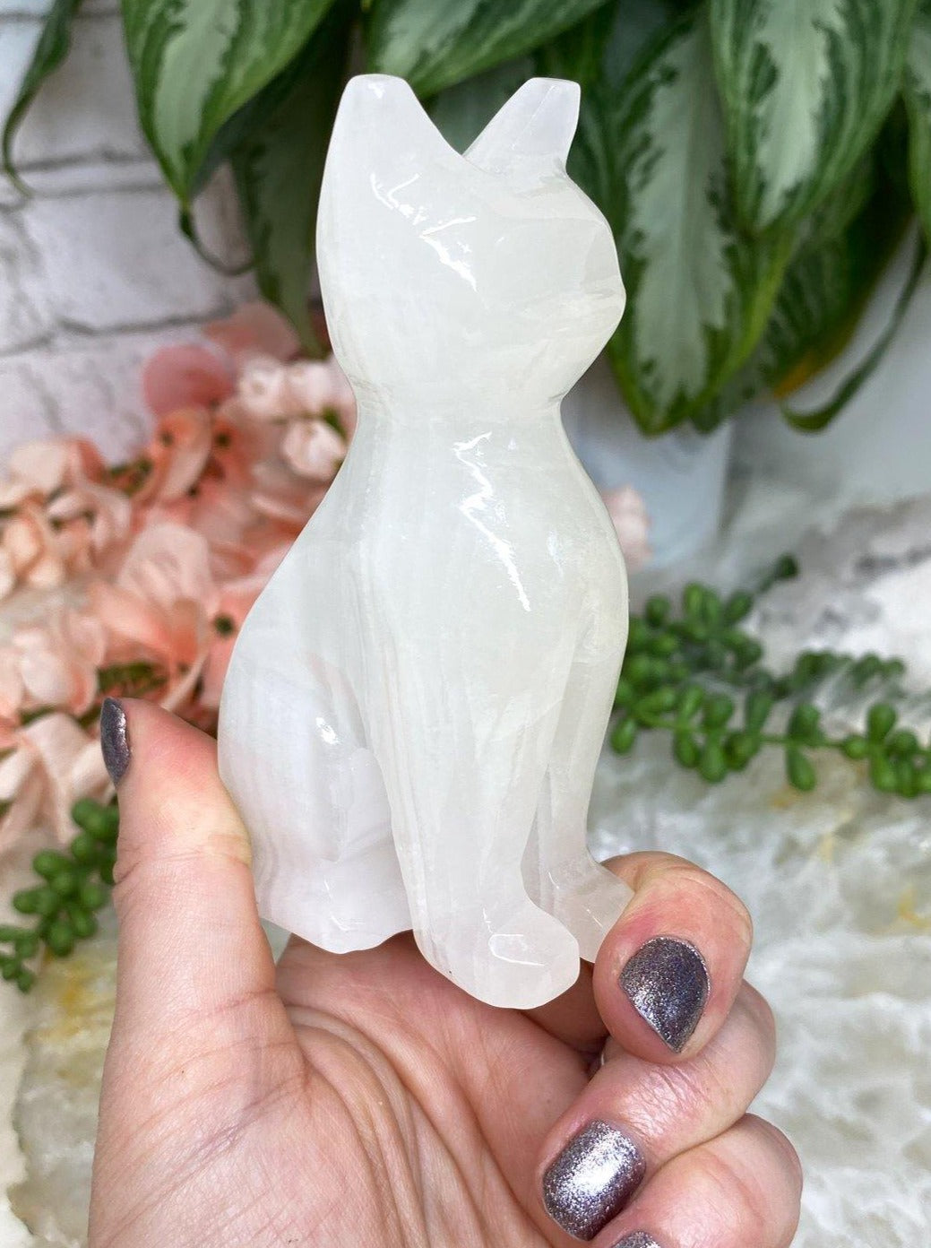 Mexican-White-Onyx-Calcite-Crystal-Cat-Carving